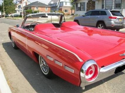 1962 Ford Thunderbird