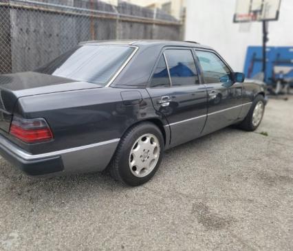 1992 Mercedes Benz 400E