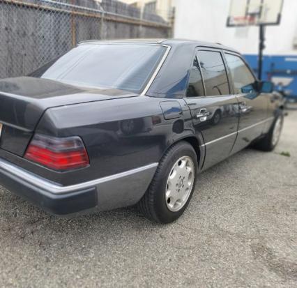 1992 Mercedes Benz 400E