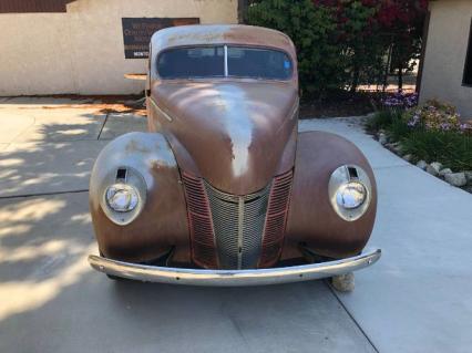 1940 Ford Sedan