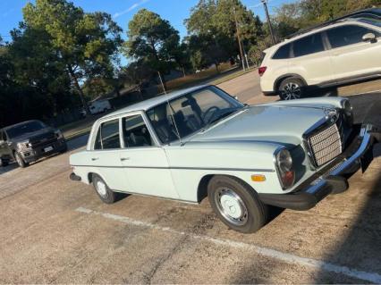 1974 Mercedes Benz 240D