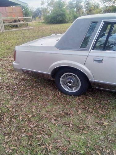 1986 Lincoln Town Car