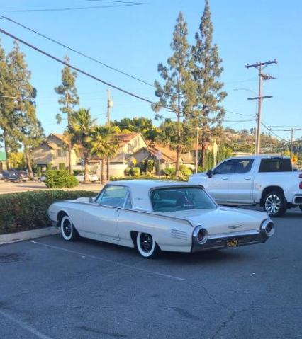 1961 Ford Thunderbird