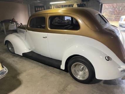 1937 Ford Model 85