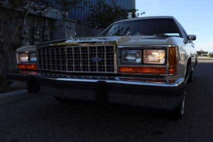 1987 Ford Crown Victoria