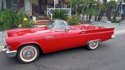 1957 Ford Thunderbird