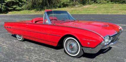 1962 Ford Thunderbird