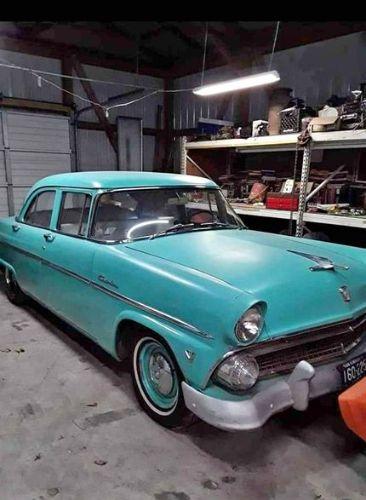 1955 Ford Sedan