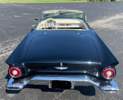 1957 Ford Thunderbird