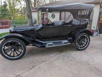 1917 Dodge Touring Sedan