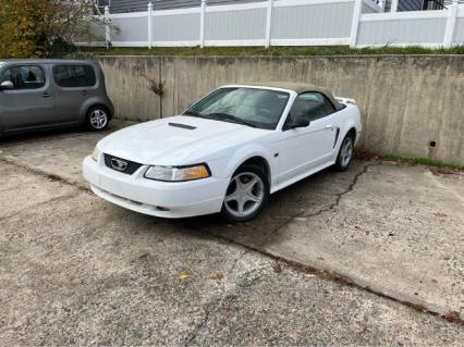 2000 Ford Mustang