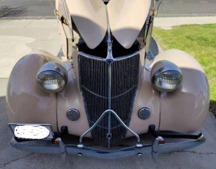 1936 Ford Sedan