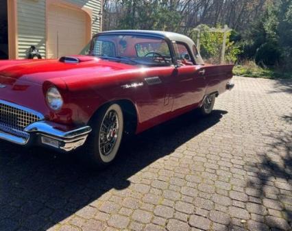 1957 Ford Thunderbird