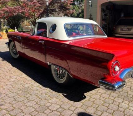 1957 Ford Thunderbird