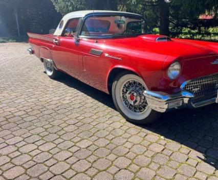 1957 Ford Thunderbird