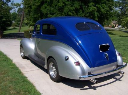 1940 Ford Sedan