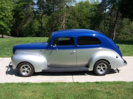 1940 Ford Sedan