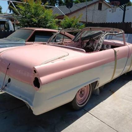 1955 Ford Sunliner