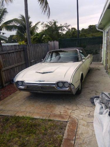 1961 Ford Thunderbird