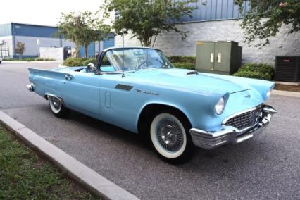 1957 Ford Thunderbird