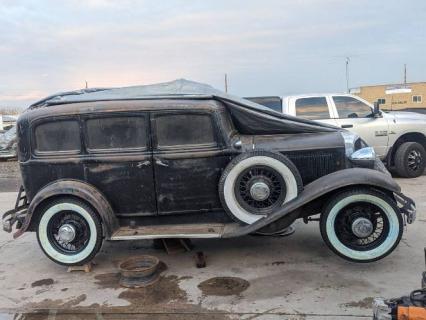 1933 Chrysler Sedan