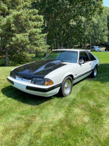 1990 Ford Mustang