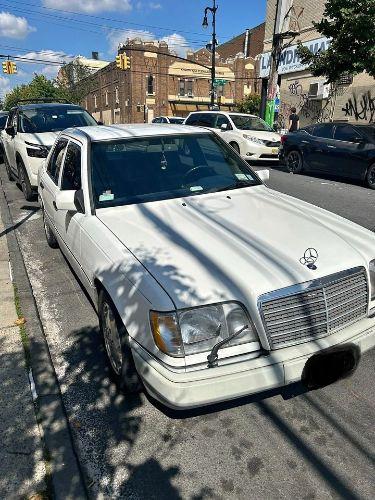 1995 Mercedes Benz E320