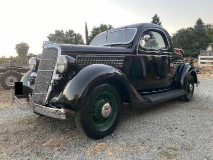 1935 Ford Deluxe