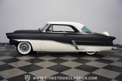 1953 Ford Crestline