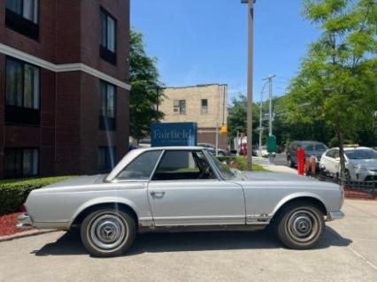 1967 Mercedes-Benz 230SL