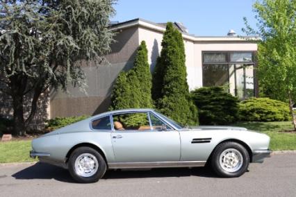 1971 Aston Martin V8 Sports Saloon