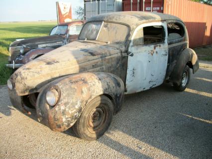 1940 Ford  Deluxe 2dr Sedan