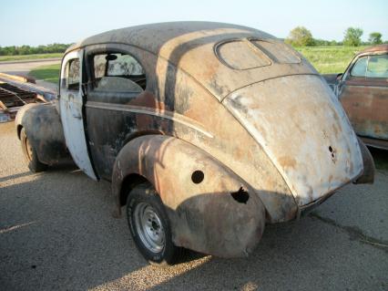 1940 Ford  Deluxe 2dr Sedan