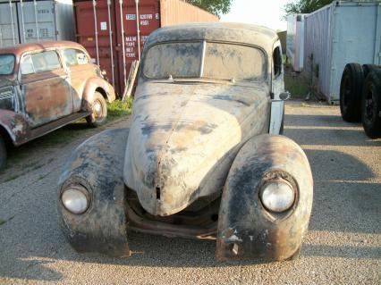 1940 Ford  Deluxe 2dr Sedan