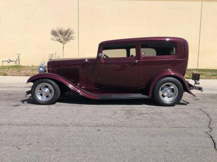 1932 Ford 2 Door Sedan