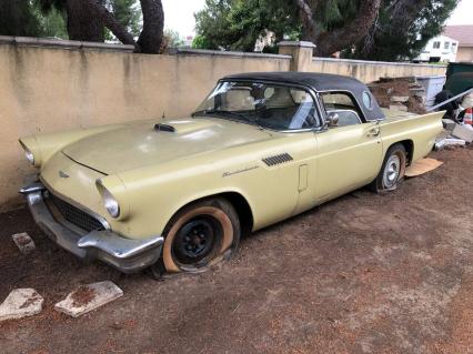 1957 Ford Thunderbird