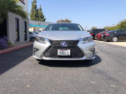 2017 Lexus ES 300h