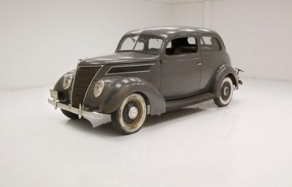 1937 Ford Tudor Sedan