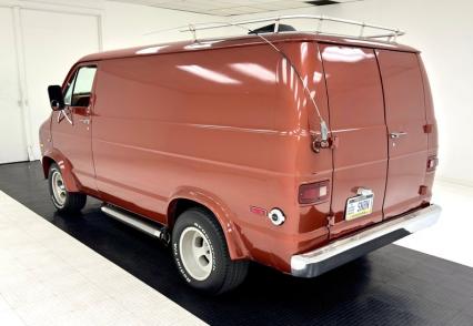 1977 Dodge B200