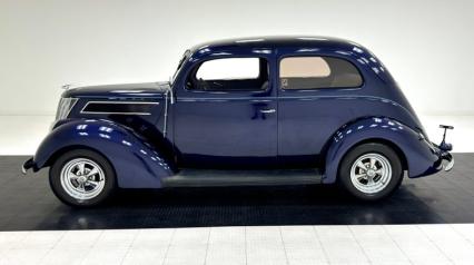 1937 Ford Deluxe