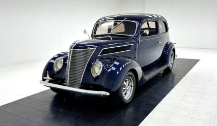 1937 Ford Deluxe