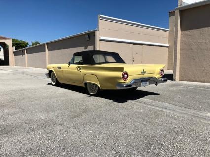 1957 Ford Thunderbird